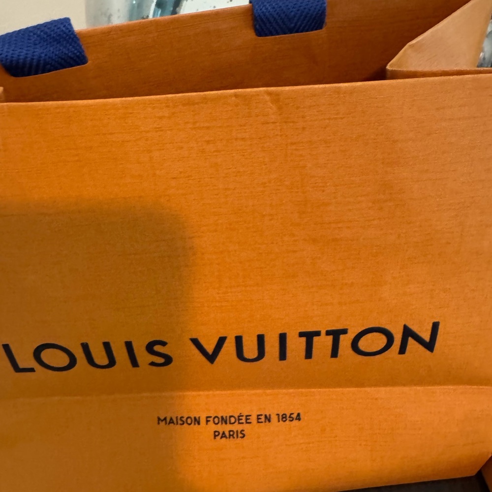 Louis Vuitton Limited Edition Heart Bracelet Fall In Love - Picture 8 of 12
